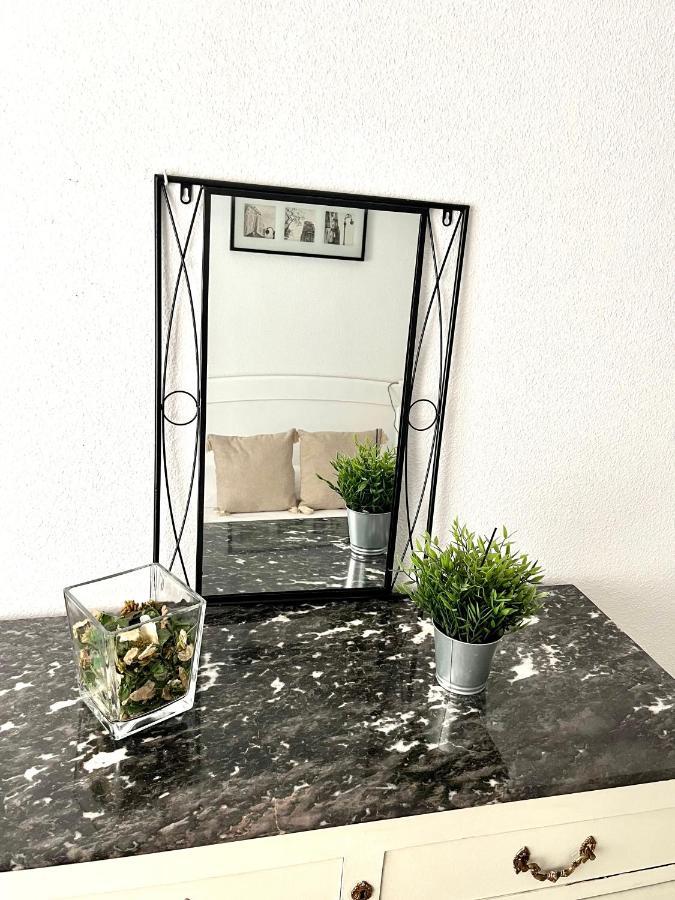 Vera Apartment, Acogedor Y Tranquilo En El Corazon De La Ciudad อันเตเกรา ภายนอก รูปภาพ